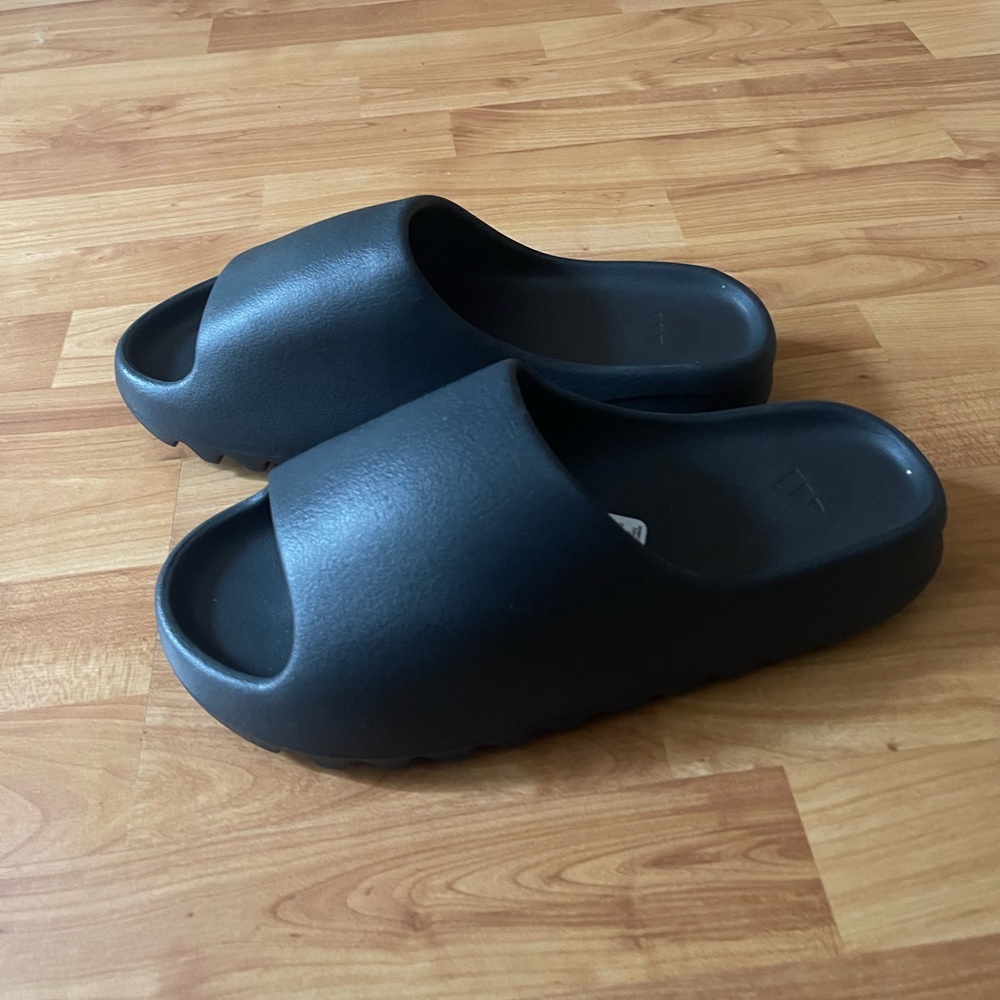 Adidas Onyx Slides
